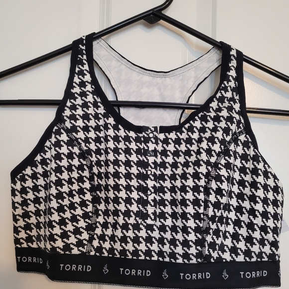 Torrid Active Sports Bra Henley Bralette. NEW! - Picture 2 of 8